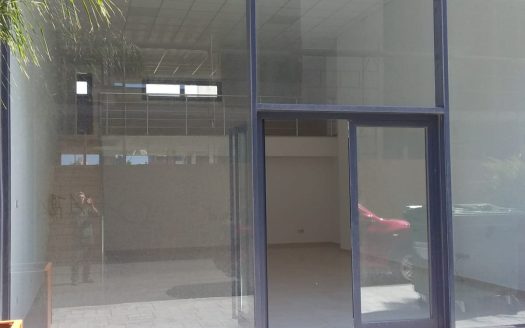 GAZIMAGUSA, CADDEMDE YAN YANA KIRALIK 3 ADET DUKKAN