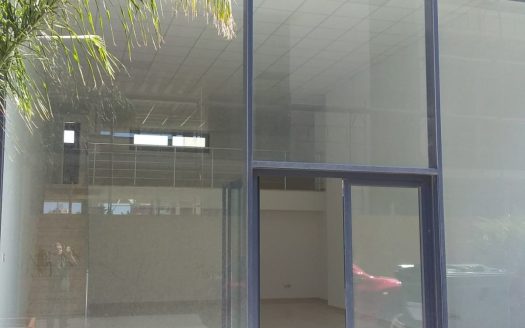 GAZIMAGUSA, CADDEMDE YAN YANA KIRALIK 3 ADET DUKKAN