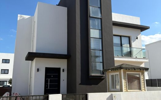 MAĞUSA / ÖTÜKEN SATILIK VİLLA